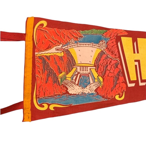 Vintage Felt Souvenir Pendants from Niagara Falls and Hoover Dam - Picture 4 of 8